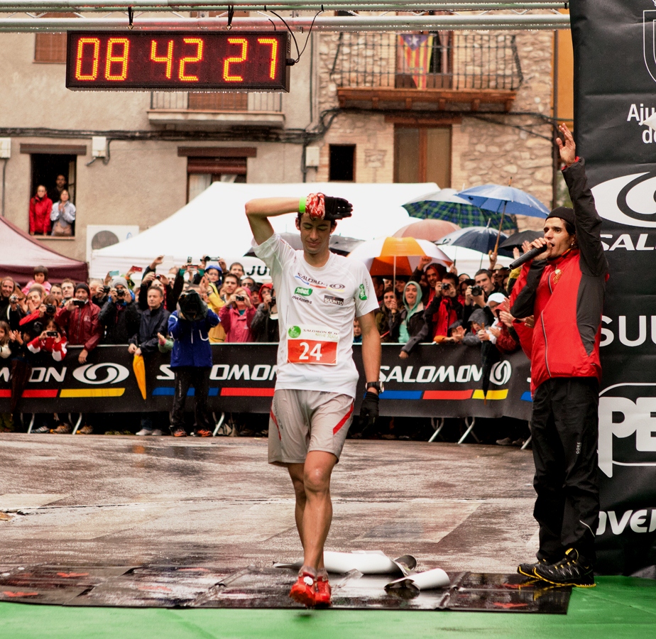 Entrada en meta de Kilian Jornet (Imagen de Jordi Saragossa)