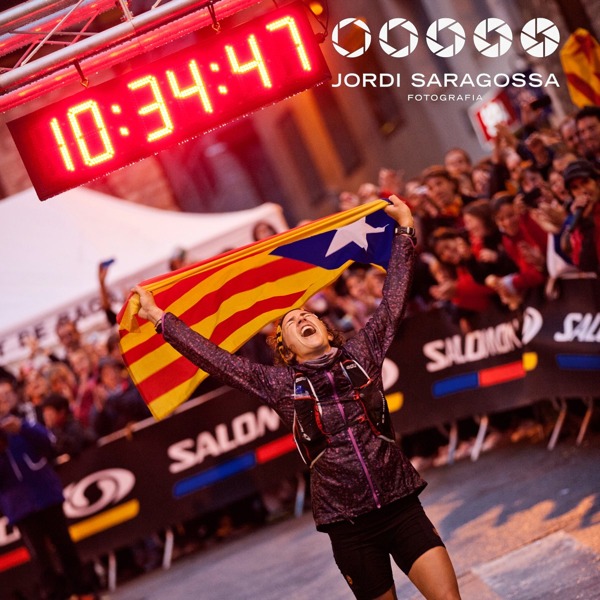 Nuria Picas entrando en meta en Cavalls del Vent 2012 (Imagen de Jordi Saragossa)