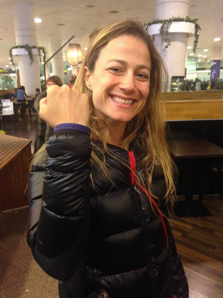 ¡¡¡Fê ya tiene su pulsera del Morlacos Team!!!