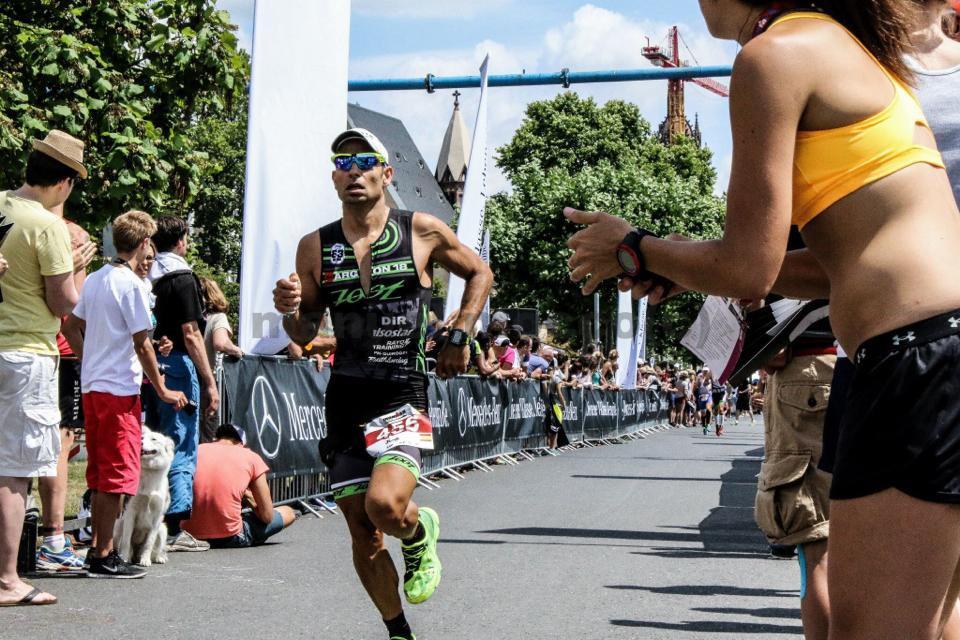Jordi Matos entrando en meta.