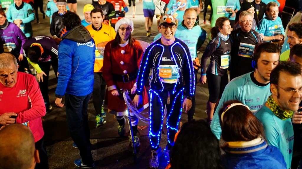 Disfraces de todo tipo en la última carrera del año