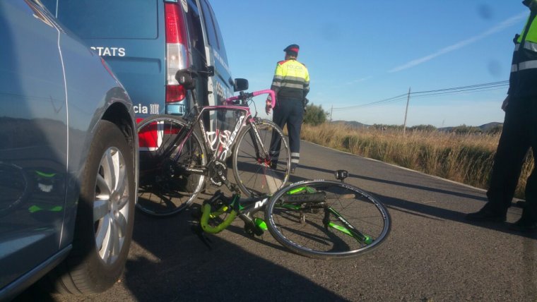 imatge-de-les-dues-bicicletes-de-les-ciclistes