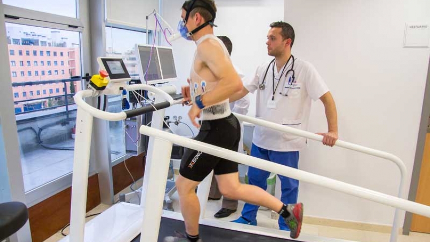 article_prueba_esfuerzo_deportista_cinta_ergometrica_552bbc7796665